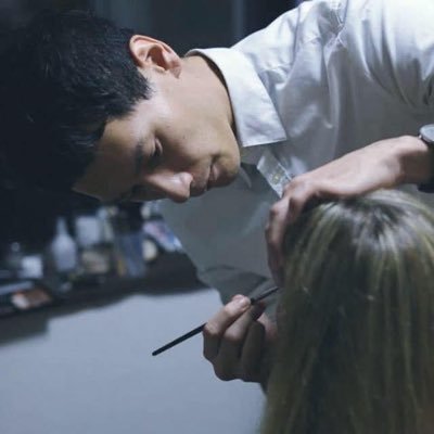2014年に渡英、日本帰国後は、東京をベースに、ファッション業界を中心にヘアー&メイクアップアーティストとして活動中。 お仕事に関すること・コスメ・アートなど綴ってます。Rep by Perle management.
