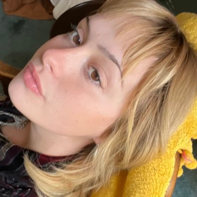 erlybirdcomix's profile picture. LA cartoon maker + all around silly lady 🌞