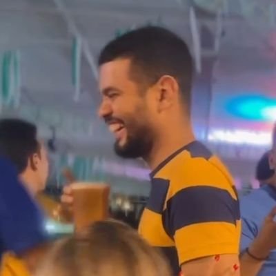 A única coisa que precisa saber sobre mim é que eu não aproveito os feriados.