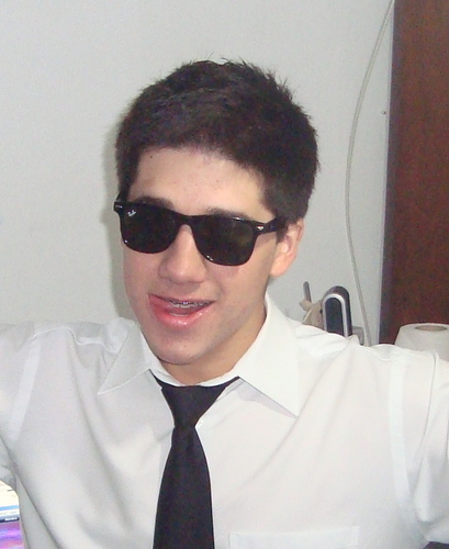 LuizBenchimol's profile picture. Cavaleiro de ouro de aquário e próxima contratação  pro filme dos Vingadores.