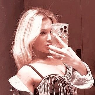26 ‹ buenos aires, argentina. ⦂ mamá de francesca & bautista. ── ˗ˋ ╱ modelo e influencer.