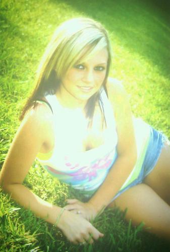 courtney , 15 ; wwhs , sophomore . taken by tRh , get at me.