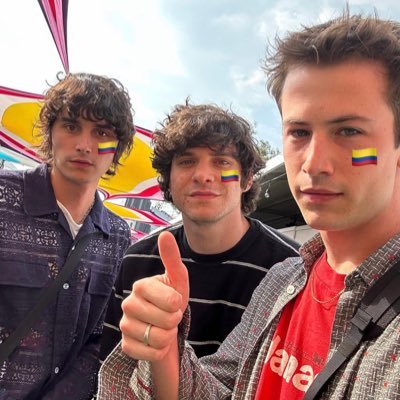 primer fc de @wallowsmusic en colombia 🫶🏽 || “model” disponible el 24 de mayo