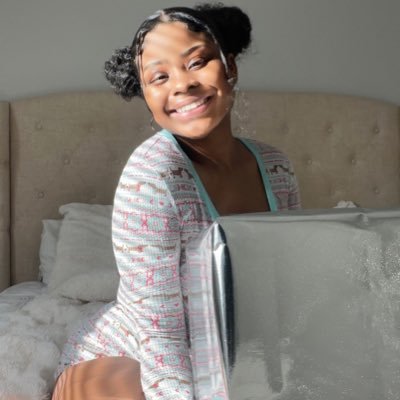 Indiana based UGC creator 📸| With a passion for creating high-quality attention grabbing 👀 organic content for amazing brands ✨ Email Me: UGCbyDess@gmail.com