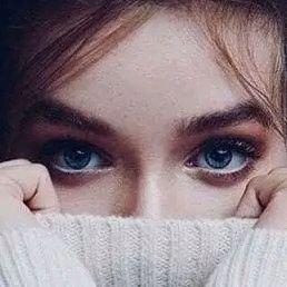 بحب الحياه.... والحب... واتمنى الأمان والاستقرار
والسلام للجميع......