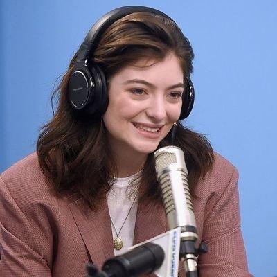 amxlauraa's profile picture. multi-fandom 🚀