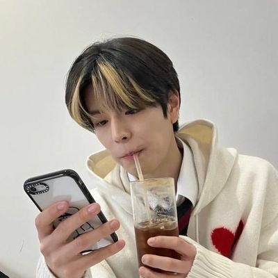 asinankimchi's profile picture. she/her || random account kadang kpop kadang drakor