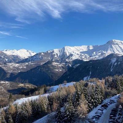 在仏ワーママ🇫🇷🇯🇵主にBLドラマについて呟いてます。最近はまってるドラマ→BLドラマの主演になりました（赤藤推し）、おっさんずラブリターンズ（菊様推し）、恋二度にもハマりそうな予感