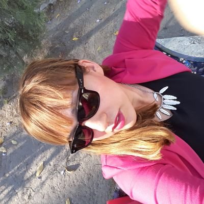 Diseñadora Gráfica, me gusta disfrutar la vida a lo máximo, Amo la naturaleza y Amiga.