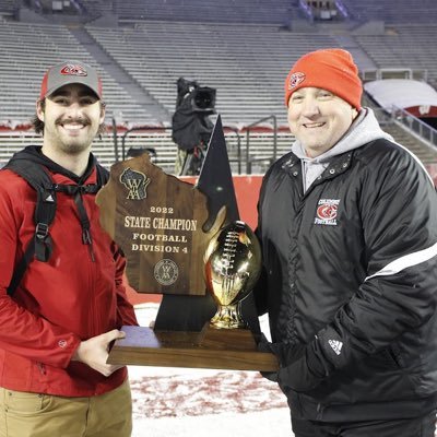 Dad, @cbusfootballorg Assistant Football Coach (Special Teams & WR's), & Badger/Packers/Brewers/Bucks fan.
UW-L Grad