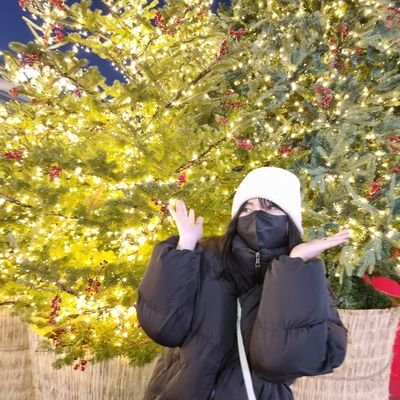 KOR-ENG-INA speaker based in Seoul. A fan of crime investigation series. Posts about K-Pop and random daily life in Korea. Also a fan of Seventeen and ATEEZ.