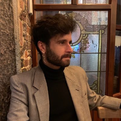 gustsmachado's profile picture. Psicanalista e professor e etc