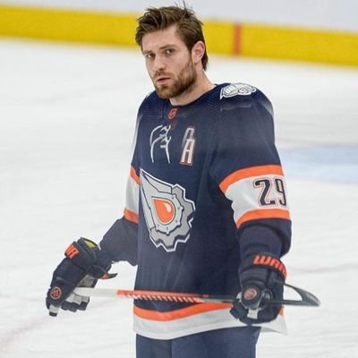 25 years old ▪ former hockeyplayer ▪ contributer @Oilersnation_DE #LetsGoOilers till i die ▪ Leon Draisaitl🇩🇪❤ ▪ educator 👶❤ ▪german account @Niklas_BSC