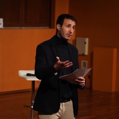 Periodista y Publicista | Director de Proyectos y Comunicación en @rosebudvlc | @LevanteUD, @valenciabasket y Deporte Femenino | Técnico Fútbol N II