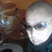 Must be 2bs.Drummer (@lvr_fox_sede) 's Twitter Profile