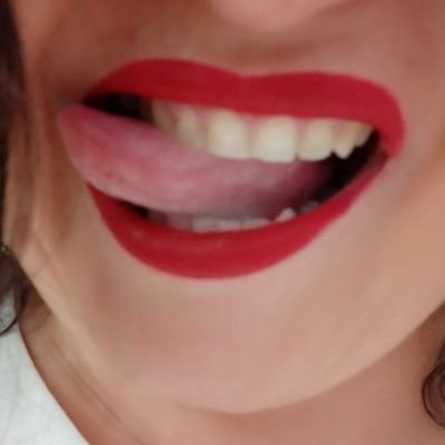 Perfectamente capaz de reir llorando y de llorar riendo. 
Si lo que te gustó de mi perfil es mi sonrisa, ¡foméntala!
Desórdenes mentales de nivel bajo