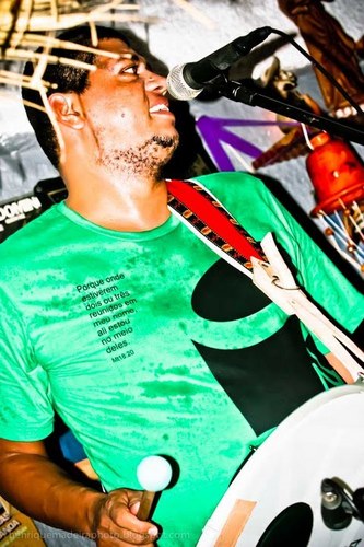SOU MÚSICO  PERCUSSIONISTA DE THAÍS JURITI