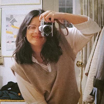 roxannemarisa's profile picture. ✌️