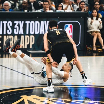 awrriors's profile picture. just us 💙💛