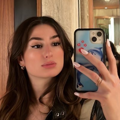 izzymaizes's profile picture. LA