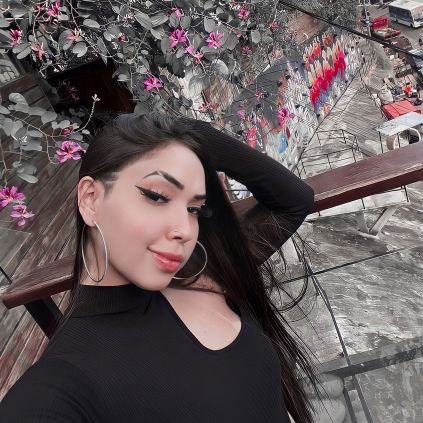 artrsluxy's profile picture. 