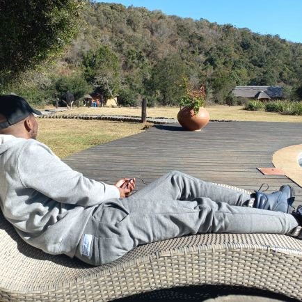 AbNogwanya's profile picture. Nil satis nisi optimum