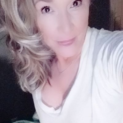 American Short Tempered 😾
Rabid @ClemsonFB Fan 🐯 #Nurse 👩⚕️ Vinyl Purist.