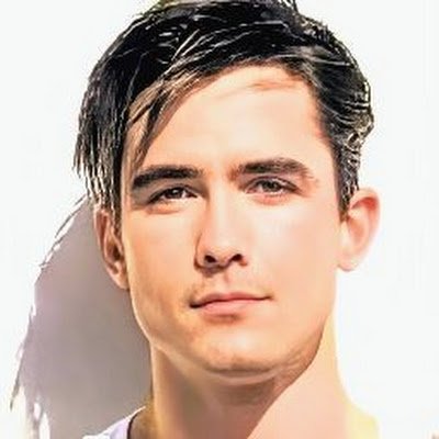 LuckyHunter101's profile picture. i like science fiction and fantasy related media, be good to yourself and enjoy life's gifts and blessings to the fullest! 😉👍