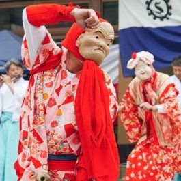 知る人ぞ知る「佐渡太郎」 新潟県佐渡島の玄関でお出迎え でもホントは朱鷺の近くに住んでる変なおやじ