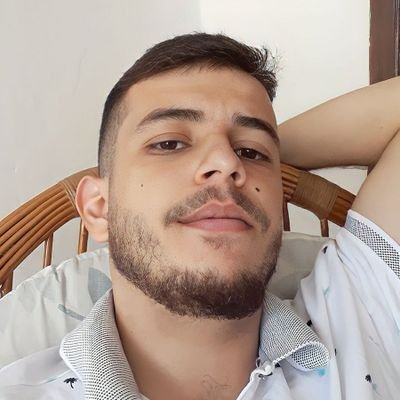 maisumluka's profile picture. Começando de novo com essa bagaça