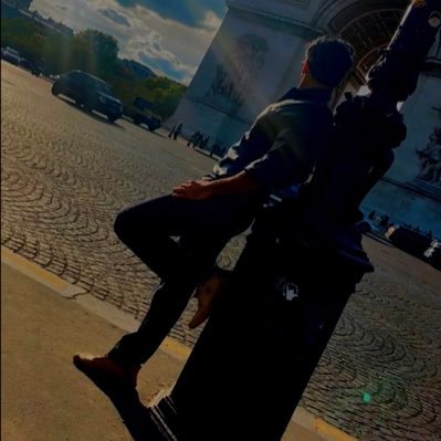 غني نفس واحساس وملامح🤚🏻عزيزاً كريماً شامخاً فخوراً سعيداً في وطني اللهم لك الحمد والمنة 🇸🇦 🤨