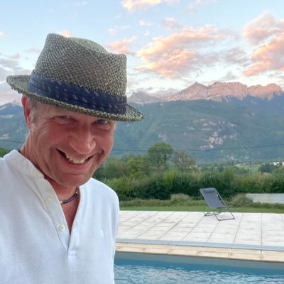 philipdhowarth's profile picture. Absurdly tall vegetable botherer, vintage bicyclist, lover of mod style, soul music and Burgundian whites. Undisputed inventor of halloumi trousers.
