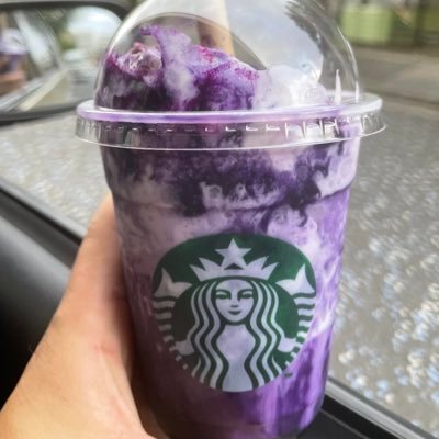 oYCppUdHYktUMWo's profile picture. 