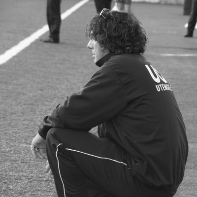 allenatore di calcio,milanista da tutta la vita.timoria dipendente...Torino la mia unica città ....