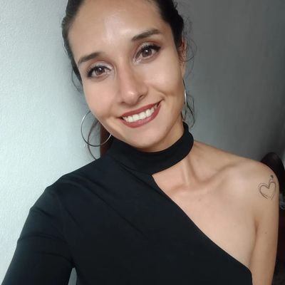 -Estudiante del Profesorado de Educación Primaria📚

-Maquilladora Profesional🖌️

- Mary Kay

-Asistente Contable📊

-Marketing digital y redes sociales 📲