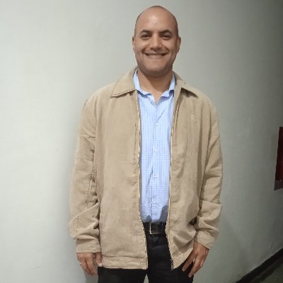 Gracias Madre por darme la vida. Venezolano. Casado con Marisol. Radialista. Educomunicador de @radiofeyalegria @radiofeyalegriamerida. ¡Dios con nosotros!