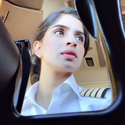 World’s Youngest #B777 Woman Commander 👩🏻✈️ Motivational Speaker • Travel ✈️ • Model 💃🏻 Lawyer👩🏻⚖️