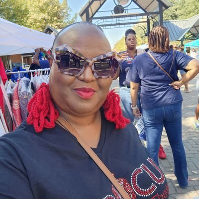 Follow me on my journey! Mom, wife, ShaSha (grandmother), visionary, 🔺️ domestic abuse survivor, real estate pro, leader, and Child of the King! JSU #THEEILOVE