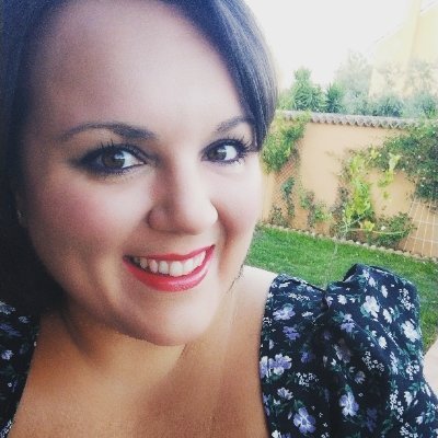 #Periodista y de todo un poco. Soñadora y risueña... porque la vida hay que tomarla con una sonrisa.
