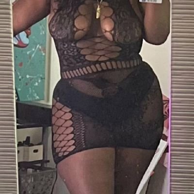 Curvy ebony content.
Sub to my page to see things get naughty. I love wearing lingerie and showing off my sexy curves. If you like what you see,please follow 😘