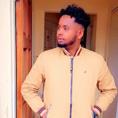 Asadkalaay's profile picture. Ogoow guusha iyo nasiibka 
cidna gooni uma laha 💯👌🤌