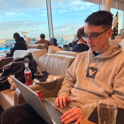 BielBarcelos_'s profile picture. FullStack developer 👨🏻‍💻 • React | NodeJs | Typescript
Tweets in 🇧🇷🇺🇲 
#FearTheDeer
#Bitcoin