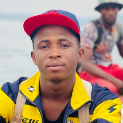 FodeDou04677853's profile picture. Écrivain