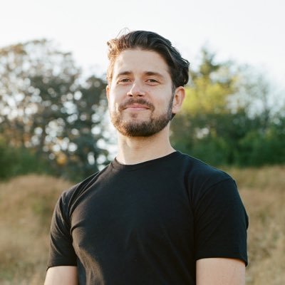 3x Founder, currently experimenting with  https://t.co/3uma6EcMIv and searching for AI-focused product roles.