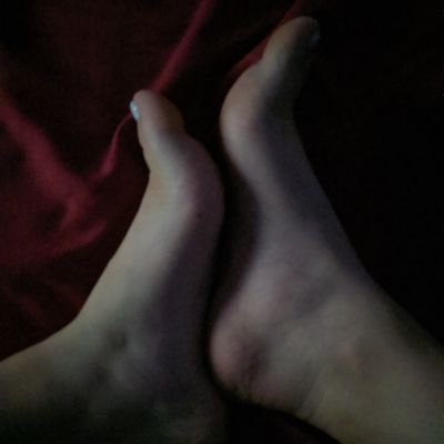 Hi, if you are interested in pictures or videos of pretty Latin feet, pleas DM me❤️‍🔥👠
I will do custom pics
°Paypal