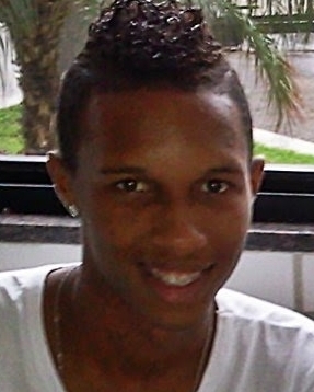 Ô novinha vê se não mexe comigo meu estilo é Neuróticão ♫ . prazer, 18 anos , Dançarino da Cia de Dança Art Dance.
