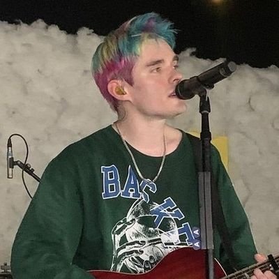 me gusta waterparks y tøp, eso es todo lo q puedo decir