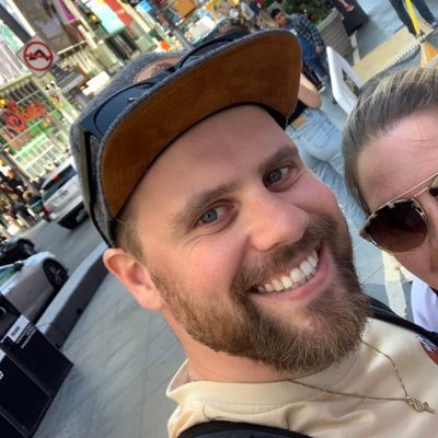 flo_penz90's profile picture. 