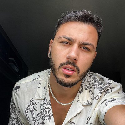Visual Designer for Games, musician, writer, photographer & wanna-be everything.
Insta: stefano_girardelli