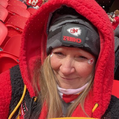 Mom of 2, MiMi of 5. I’m a Razorback on Saturday, Chief on Sunday, almost my whole life! Joined twitter just to follow players and teams! #chiefskingdom